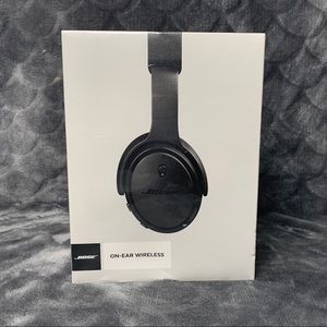 BOSE On Ear Wireless Headphones *NEVER OPENED*